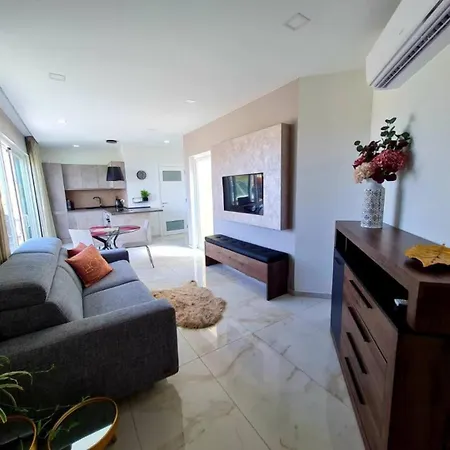 Διαμέρισμα Southridge Ph With Jacuzzi, Views By Homely *