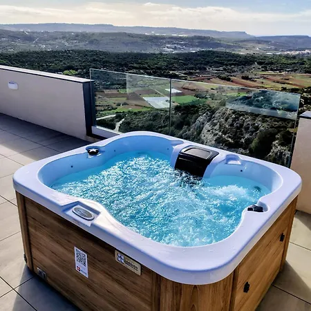 Southridge Ph With Jacuzzi, Views By Homely *