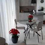 Southridge Ph With Jacuzzi, Views By Homely * 멜리에하
