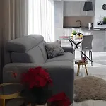 Southridge Ph With Jacuzzi, Views By Homely 아파트 멜리에하