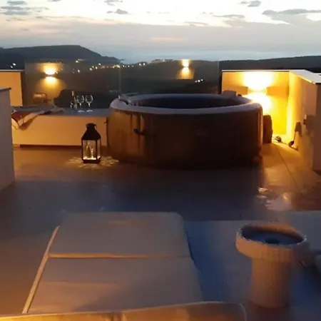 Southridge Ph With Jacuzzi, Views By Homely Apartment Mellieha