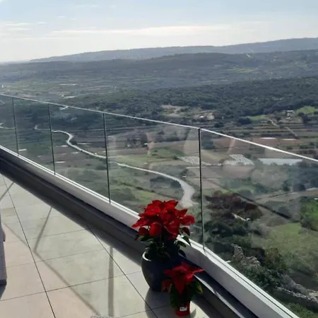 Southridge Ph With Jacuzzi, Views By Homely Apartment