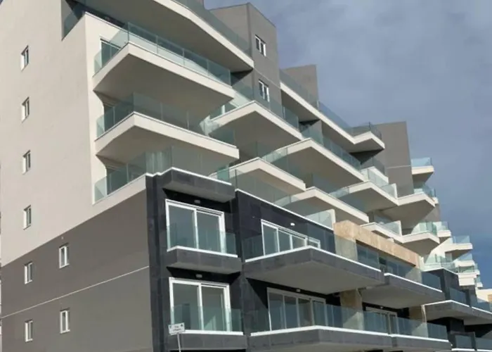 Southridge Ph With Jacuzzi, Views By Homely Apartment *