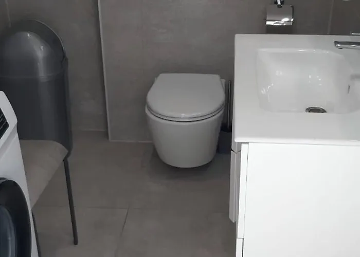 Apartment Southridge Ph With Jacuzzi, Views By Homely *