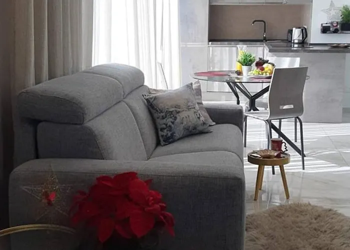 Southridge Ph With Jacuzzi, Views By Homely Apartment Mellieha